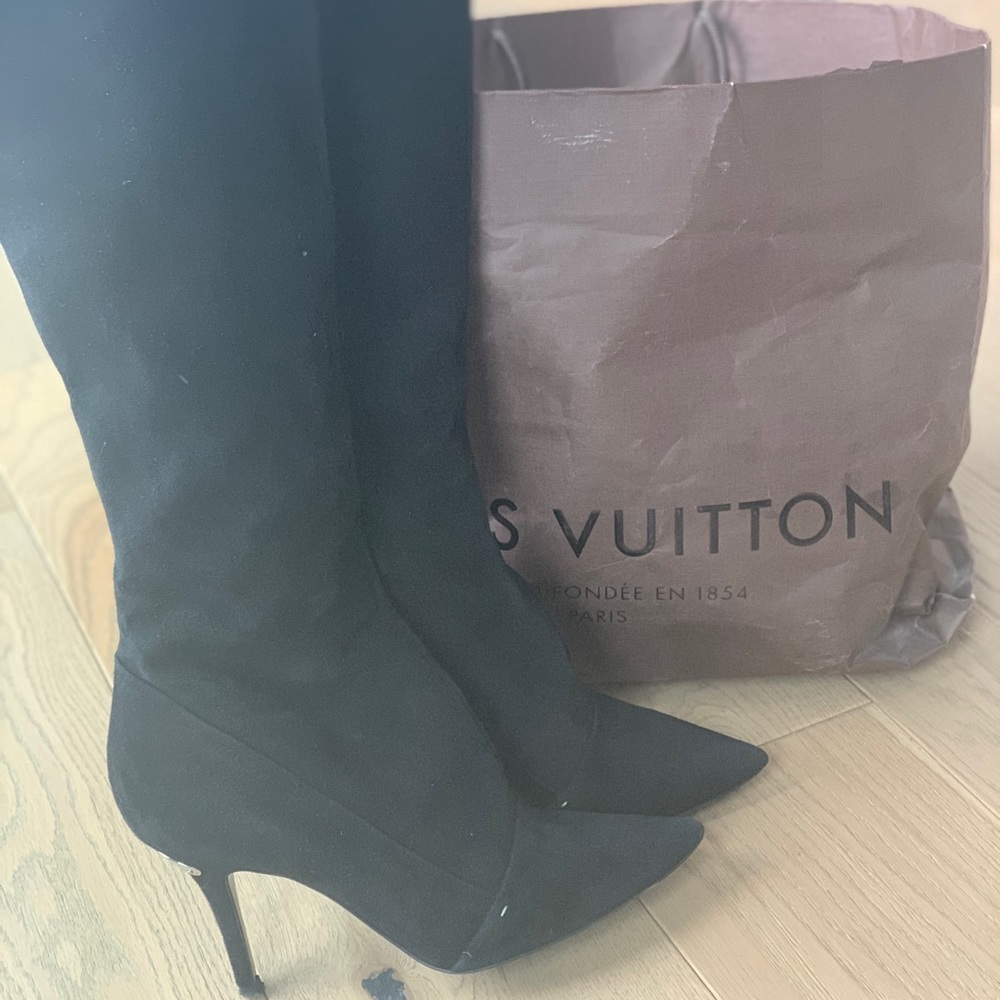 Louis Vuitton classic Tall Suede Boots